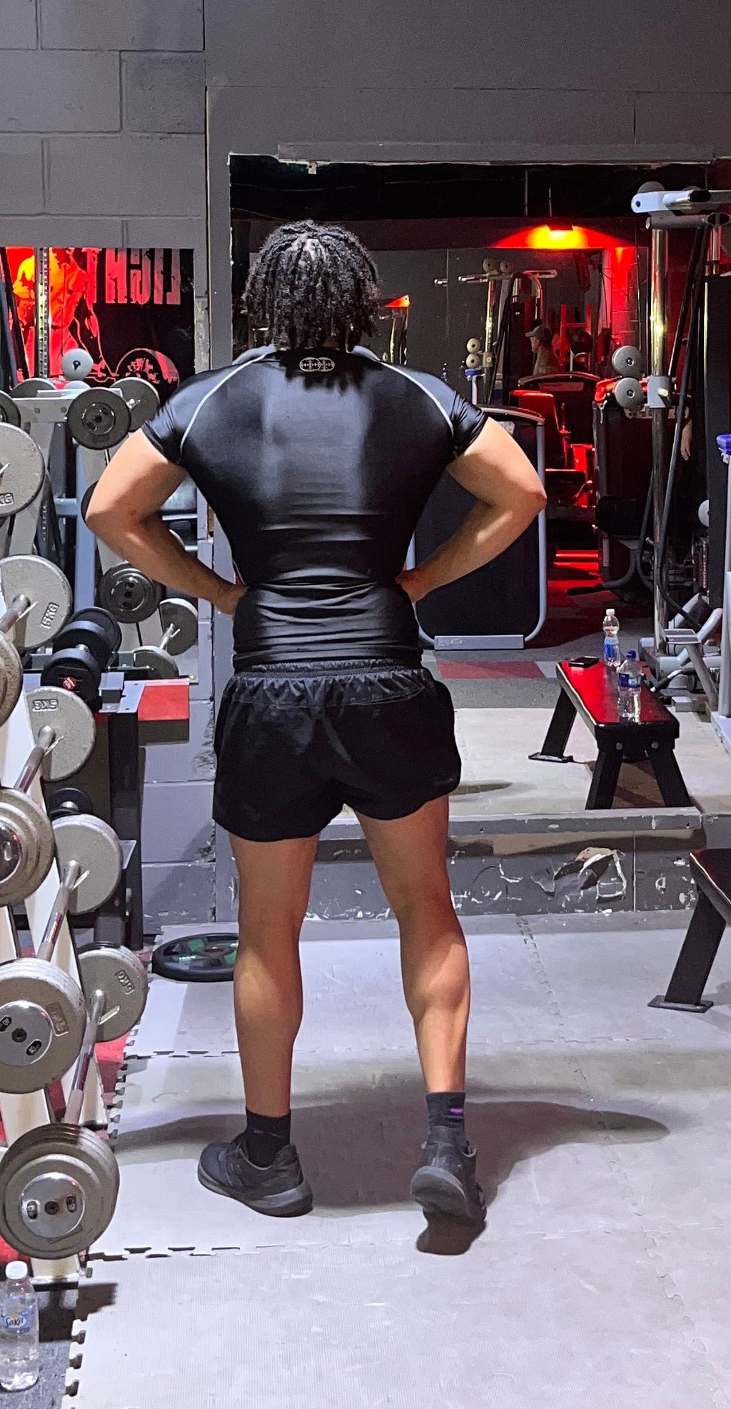 Smoke grey compression